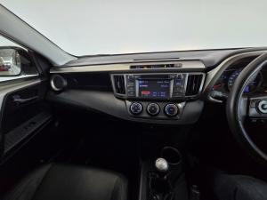 Toyota RAV4 2.0 GX - Image 15