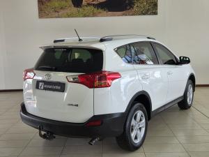 Toyota RAV4 2.0 GX - Image 2