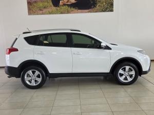 Toyota RAV4 2.0 GX - Image 3