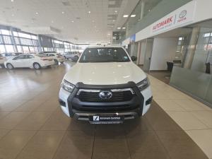 Toyota Hilux 2.8 GD-6 RB Legend 4X4 automaticD/C - Image 4