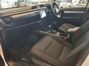 Toyota Hilux 2.4 GD-6 SRX 4X4 automaticD/C - Image 7