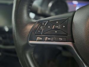 Nissan Navara 2.5DDTI LE/LE Plus automatic D/C - Image 18