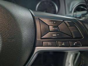 Nissan Navara 2.5DDTI LE/LE Plus automatic D/C - Image 19