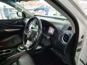 Nissan Navara 2.5DDTI LE/LE Plus automatic D/C - Image 6