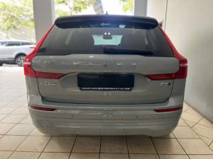 Volvo XC60 B5 AWD Essential - Image 2