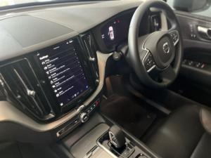Volvo XC60 B5 AWD Essential - Image 6