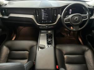 Volvo XC60 B5 AWD Essential - Image 9