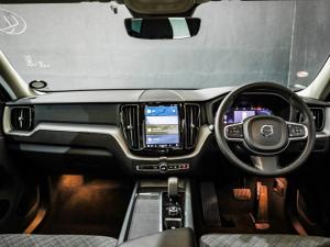 Volvo XC60 B5 AWD Essential - Image 14