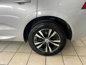 Volvo XC60 B5 AWD Essential - Image 4