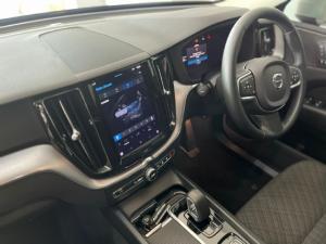 Volvo XC60 B5 AWD Essential - Image 6