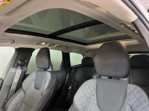 Volvo XC60 B5 AWD Essential - Image 9