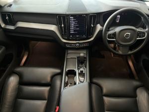 Volvo XC60 B5 AWD Ultimate Dark - Image 8