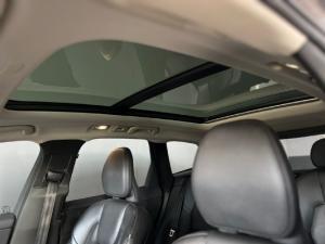 Volvo XC60 B5 AWD Ultimate Dark - Image 9