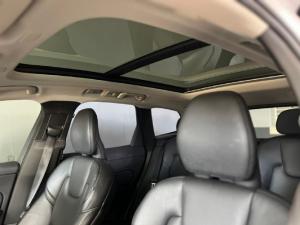 Volvo XC60 B5 AWD Ultimate Dark - Image 3