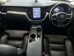 Volvo XC60 B5 AWD Ultimate Dark - Image 4