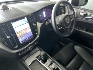 Volvo XC60 B5 AWD Ultimate Dark - Image 5