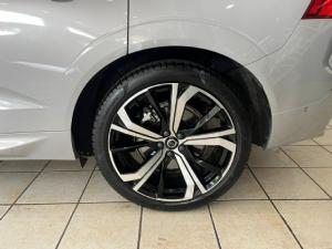 Volvo XC60 B5 AWD Ultimate Dark - Image 8