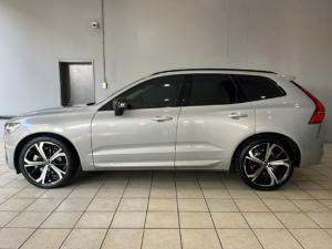Volvo XC60 B5 AWD Ultimate Dark - Image 9
