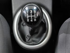 Toyota Vitz 1.0 XR manual - Image 12