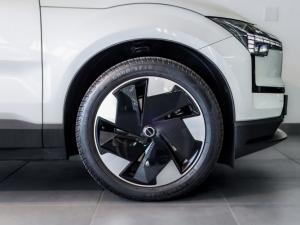 Volvo EX30 Plus Single Motor Extended Range - Image 8