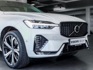 Volvo XC60 B5 AWD Ultimate Dark - Image 11