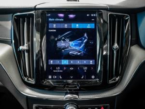 Volvo XC60 B5 AWD Ultimate Dark - Image 18