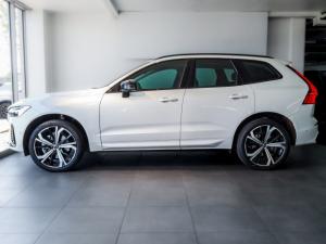 Volvo XC60 B5 AWD Ultimate Dark - Image 9