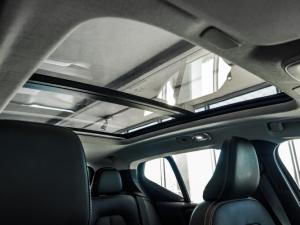 Volvo XC40 B4 Plus Dark - Image 10
