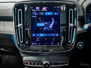 Volvo XC40 B4 Plus Dark - Image 11