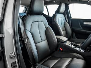 Volvo XC40 B4 Plus Dark - Image 12
