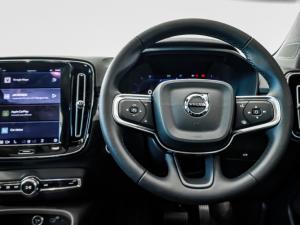 Volvo XC40 B4 Plus Dark - Image 21