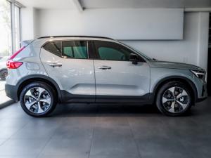 Volvo XC40 B4 Plus Dark - Image 2