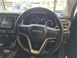 Isuzu mu-X 3.0TD LS 4x4 - Image 12