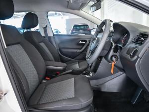 Volkswagen Polo Vivo hatch 1.6 Life - Image 9