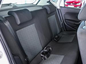 Volkswagen Polo Vivo hatch 1.6 Life - Image 13
