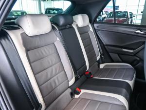 Volkswagen T-Roc 2.0TSI 140kW 4Motion R-Line - Image 10
