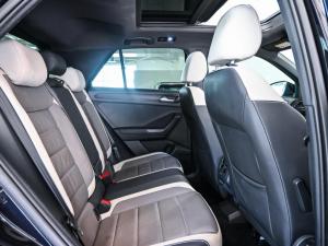 Volkswagen T-Roc 2.0TSI 140kW 4Motion R-Line - Image 12