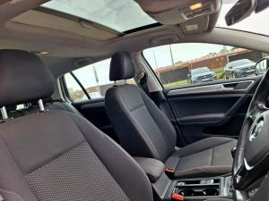 Volkswagen Golf 1.0TSI Comfortline - Image 10