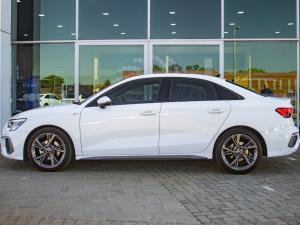 Audi A3 sedan 35TFSI S line - Image 4