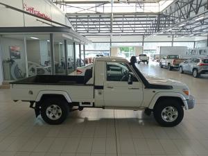 Toyota Land Cruiser 79 4.5D-4D LX V8 single cab - Image 3