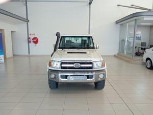 Toyota Land Cruiser 79 4.5D-4D LX V8 single cab - Image 4