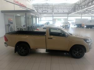 Toyota Hilux 2.4GD-6 single cab Raider manual - Image 3