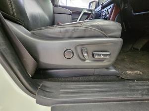 Toyota Land Cruiser Prado 3.0DT VX - Image 17