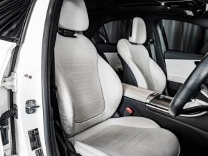 Mercedes-Benz C-Class C200 Avantgarde - Image 11
