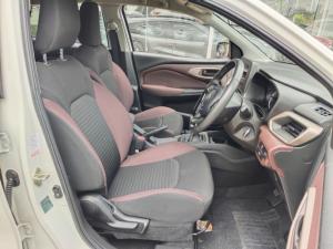 Toyota Starlet Cross 1.5 XS manual - Image 5
