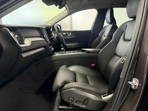Volvo XC60 B6 AWD Ultimate Dark - Image 14
