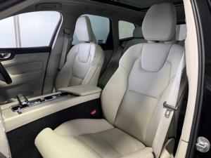 Volvo XC60 B6 AWD Ultimate Dark - Image 13