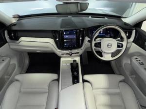 Volvo XC60 B6 AWD Ultimate Dark - Image 16