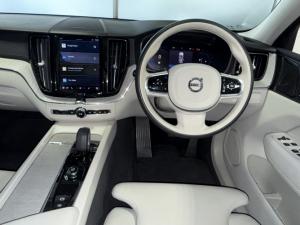 Volvo XC60 B6 AWD Ultimate Dark - Image 17