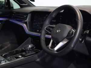 Volkswagen Touareg V6 TDI Executive R-Line - Image 16